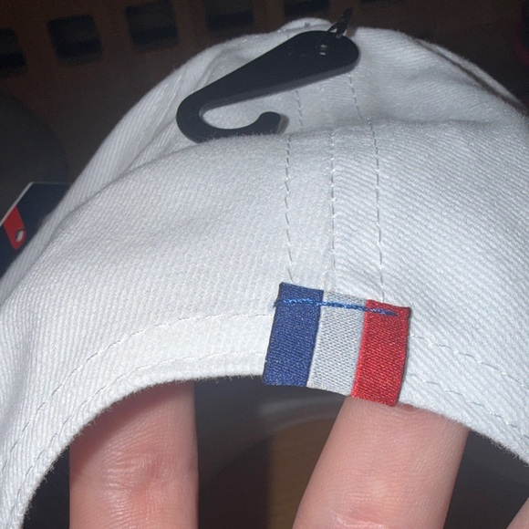 Weeplay White Cap - Picture 6 of 9